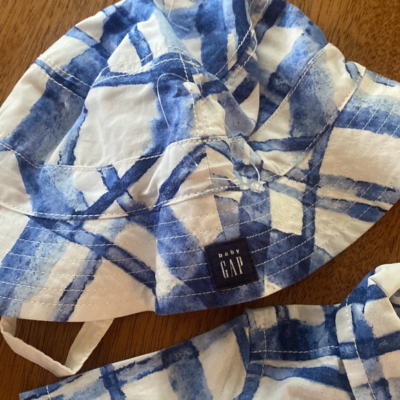 GAP baby plaid roper and hat set - Picture 9 of 9